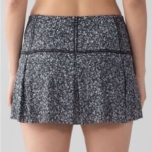 Lululemon Skort Black White Pleated 13” Skirt Workout Short